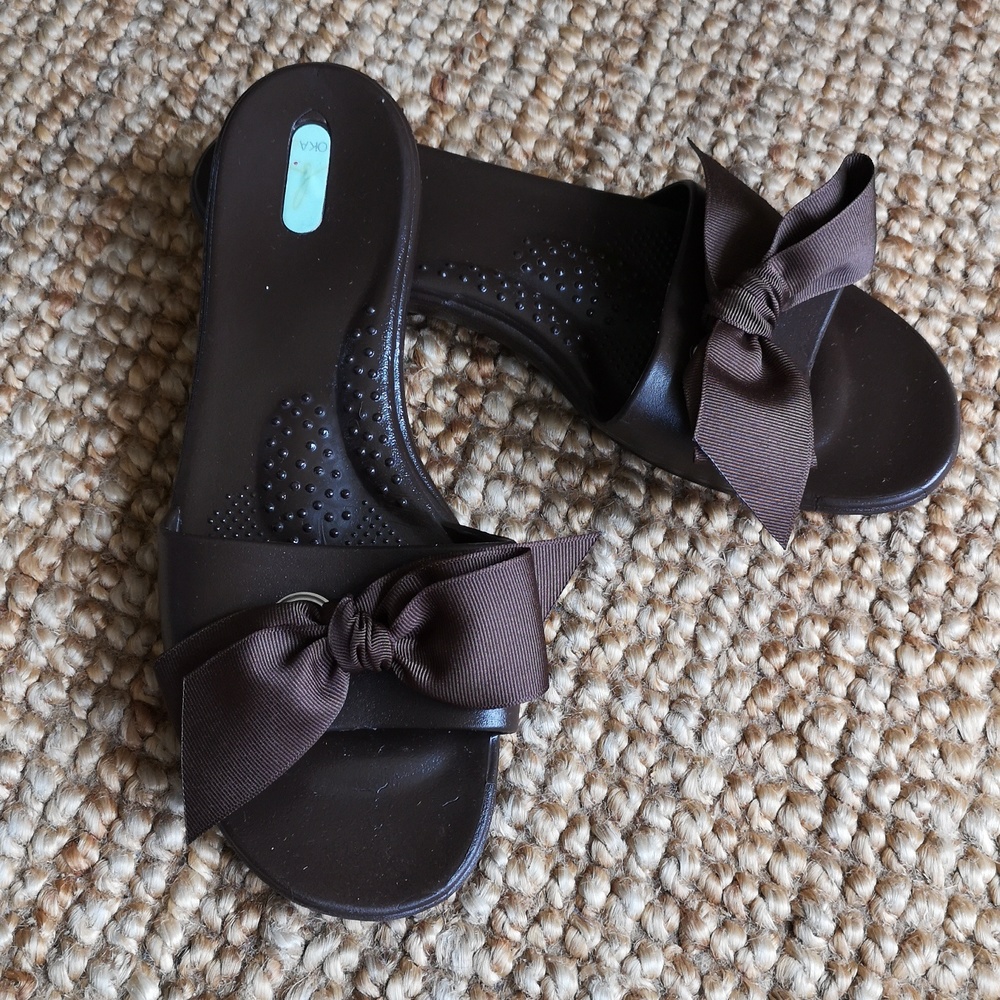 Okabashi flip flops
